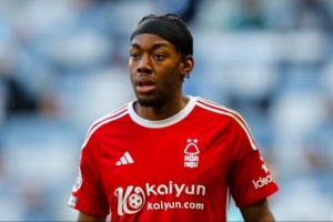 伊兰加跑百米？短跑名将：不好说，球员的跑法和加速与短跑不一样