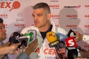 巴萨高层质疑裁判执法：刚开场就粗暴威胁教练席，判罚尺度不统一