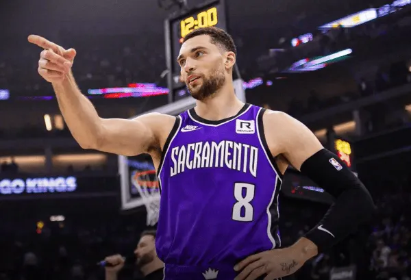 九游娱乐官网 (JIUYOU)-拉文全场12投6中，三分6中3得到16分2篮板3助攻1抢断2盖帽